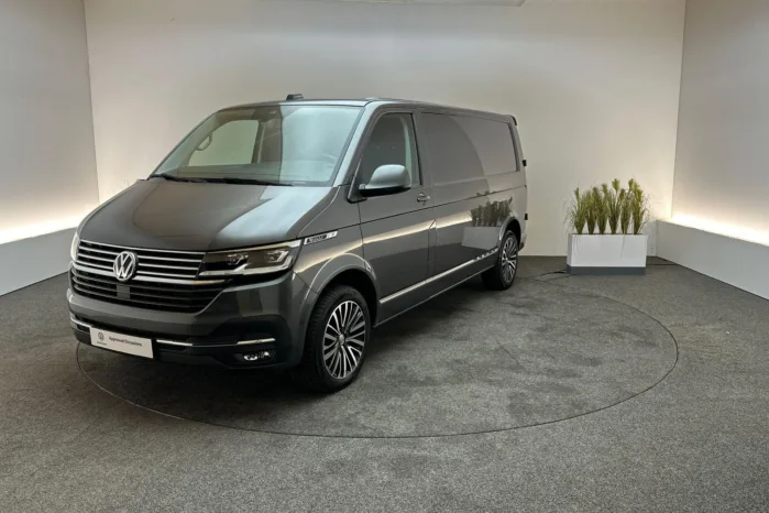Volkswagen Transporter 2.0 TDI 204pk Automaat L2H1 30 | Achteruitrijcamera, Trekhaak, Adaptive Cruise Control, 18&quot; LM Velgen |