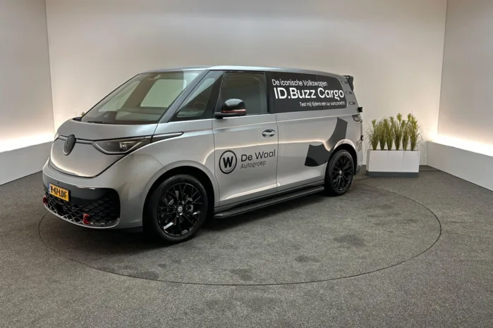 Volkswagen ID. Buzz Cargo Bulli Edition 286pk 79 kWh | Trekhaak Zwenkbaar, Matrix LED Koplampen, 360 Graden Camera |